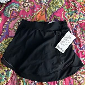 Hotty Hot HR Skirt NWT Size 6